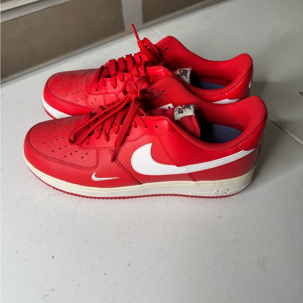 Nike Men's Red Sneakers Sz 12 NEW - Picture 2 of 7